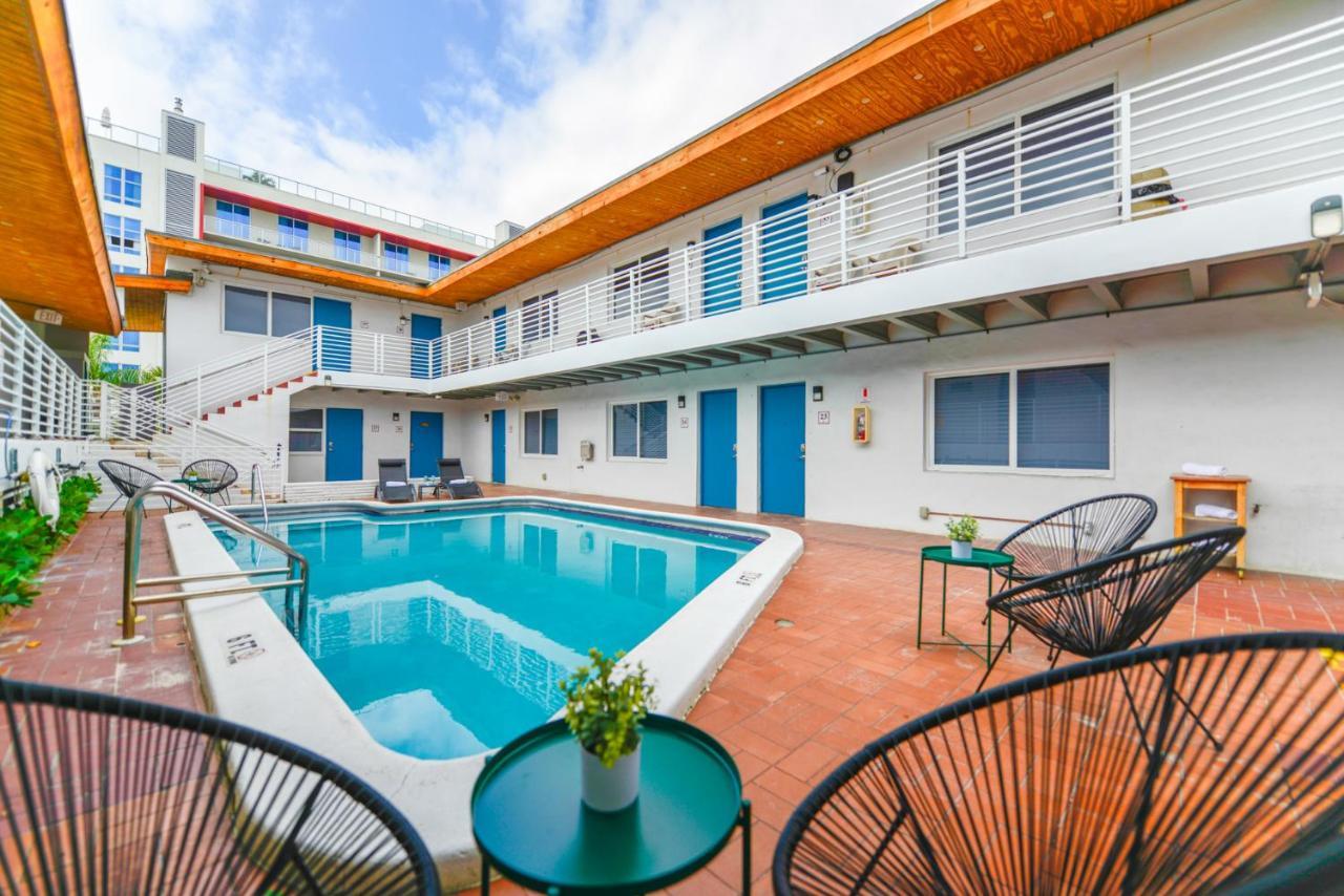 Cozy 1 Bedroom With Pool Steps From The Beach #41 Hollywood Exterior foto