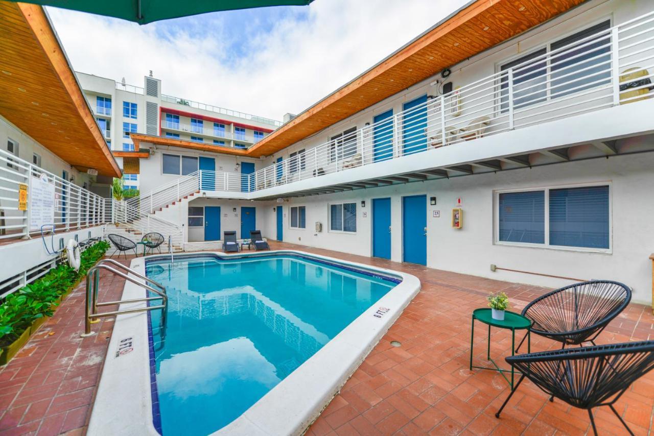 Cozy 1 Bedroom With Pool Steps From The Beach #41 Hollywood Exterior foto
